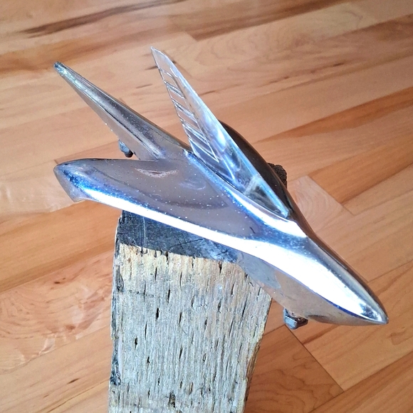 1951 Ford Victoria Flying Plane Hood Ornament - Picture 2 of 5